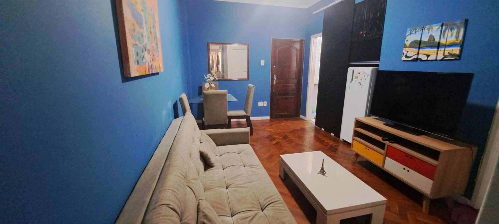 Pleno Centro De Copacabana - A 1 Quadra Da Praia *